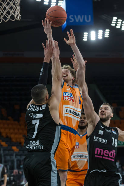 德君的配合 德君的配合