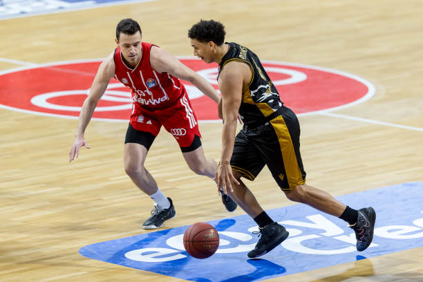 却只引进寥 却只引进寥