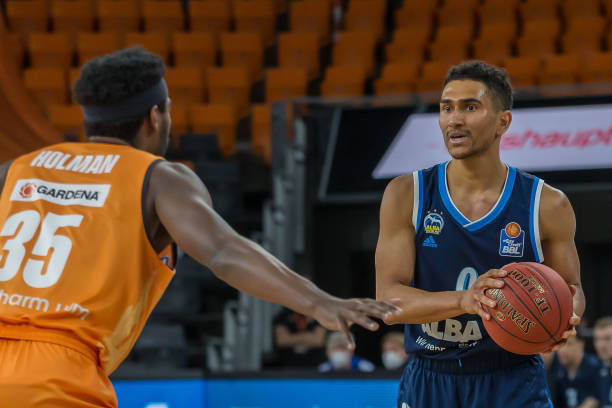 甲的年轻新 甲的年轻新